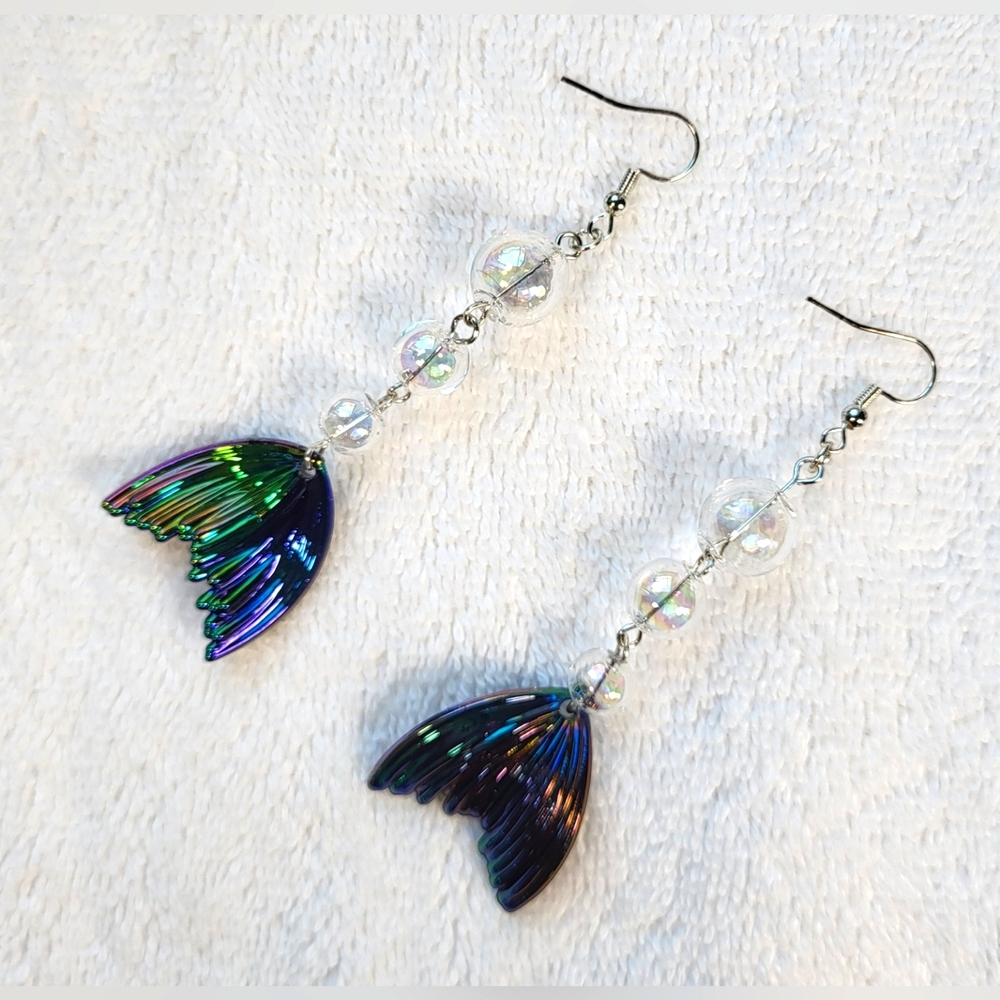 Pearlescent Mermaid Tail Statement Dangle Earrings / Pierced - Picture 3 of 5